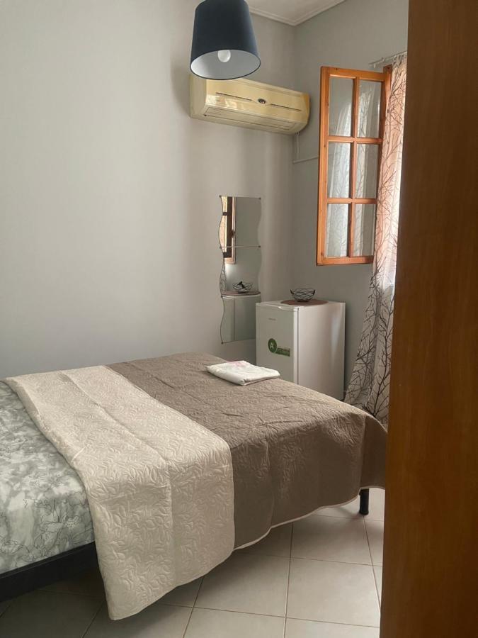 Cozy Minimal Apartment Pireu Exterior foto